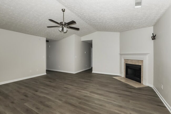 Photo - 93 Gleneagles Way