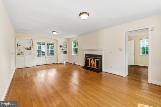 Photo - 5206 Western Ave NW