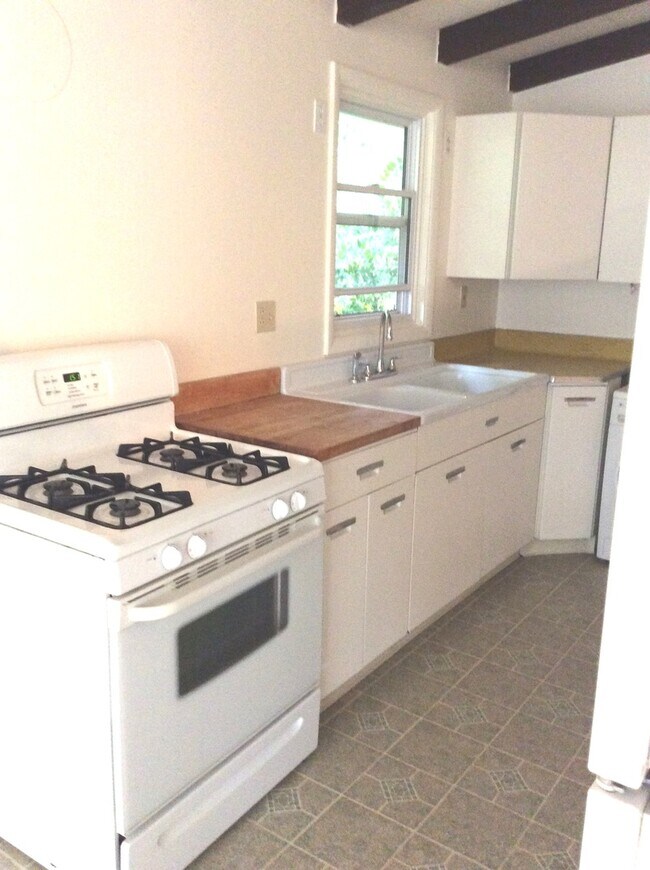 Photo - Charming  2 Bedroom 1 Bath  House in North...