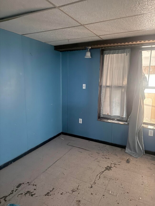 Photo - 715 W Cushing St