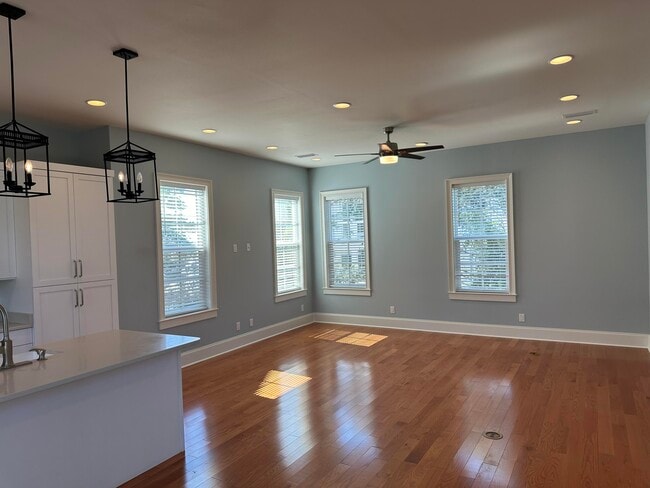 Photo - 28 Maritime Way