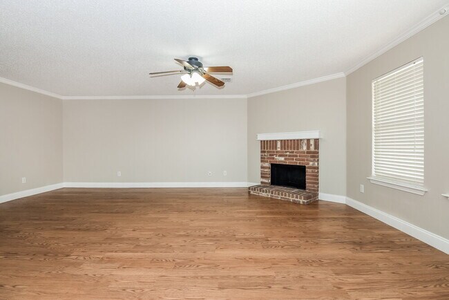 Photo - 1506 Madison Dr