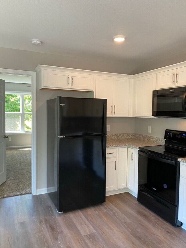 Photo - Brand New 2 Story Duplex!!  Close to Downtown with 3 bedrooms and 2 baths. Unidad B