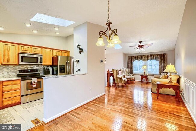 Photo - 8908 Goldentree Ln