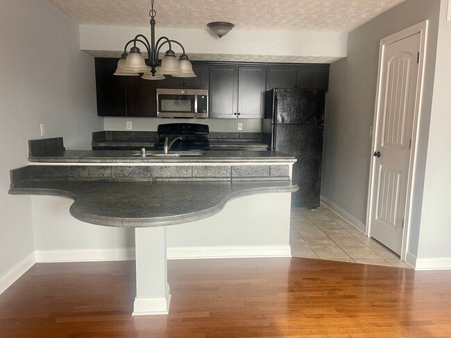 Twin Lakes Apartments
