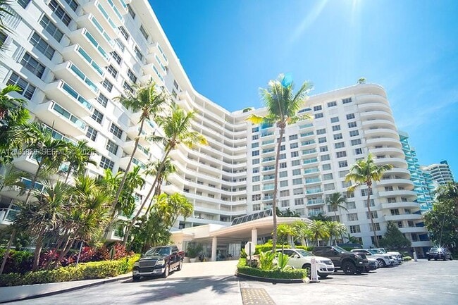 Photo - 5161 Collins Ave Unit 306