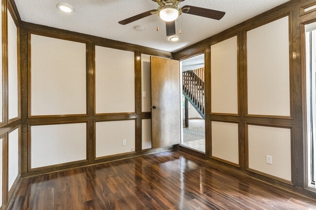 Building Photo - 15175 Diana Ln Rental