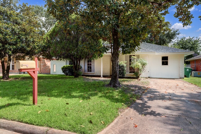 Photo - 4411 Oak Shadows Dr