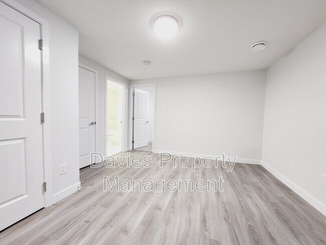 Photo - 9475 Colak Ln SW