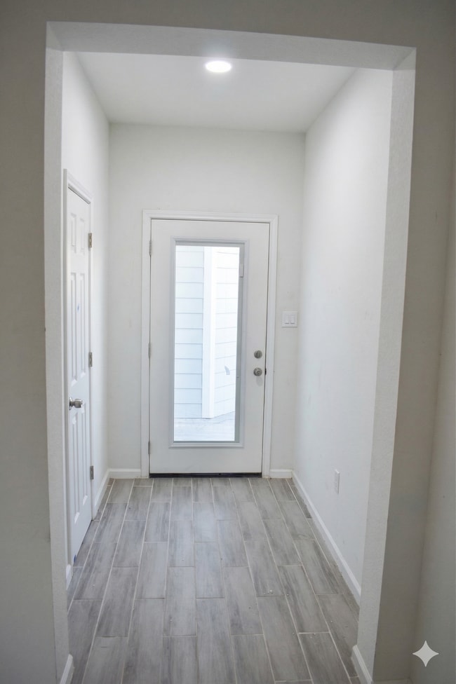 Photo - 7952 Blue St