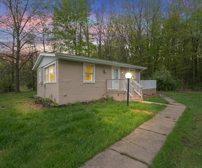 Building Photo - 24118 Martinsville Rd Rental