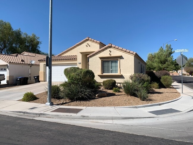 3bed/2bath single story house with spaciou... - 3bed/2bath single story house with spaciou...