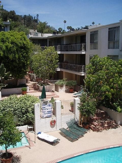 7270 Hillside Ave Unidad In hart of Hollywood 2 bedroom