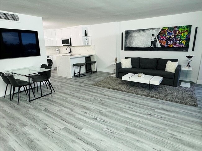 Photo - 345 Ocean Dr Unidad 325