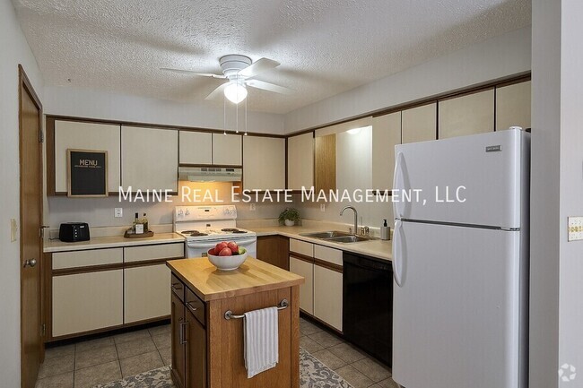 Building Photo - 8 Hartley St Unit 8 Rental