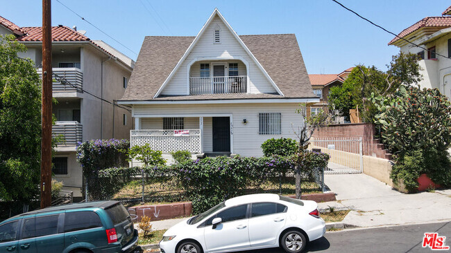 Building Photo - 2963 San Marino St Rental