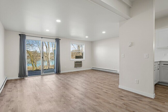 Photo - Lagoon Apartments