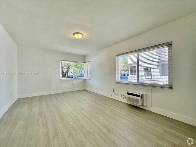 Building Photo - 955 Bay Dr Unit 1 Rental