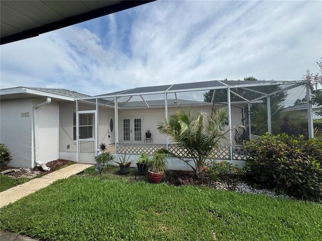 Photo - 1107 Hazelnut Dr House