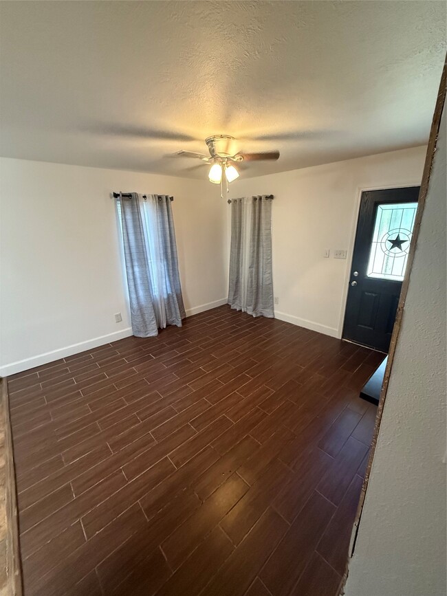 Photo - 919 Lovett St