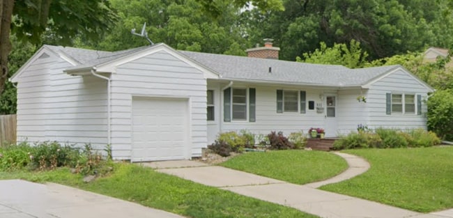 Building Photo - Charming Midvale Heights Ranch