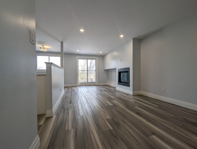 Building Photo - 2 Bedroom Unit 205