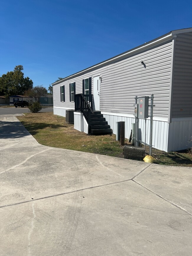 Photo - 750 Silent Valley Rd