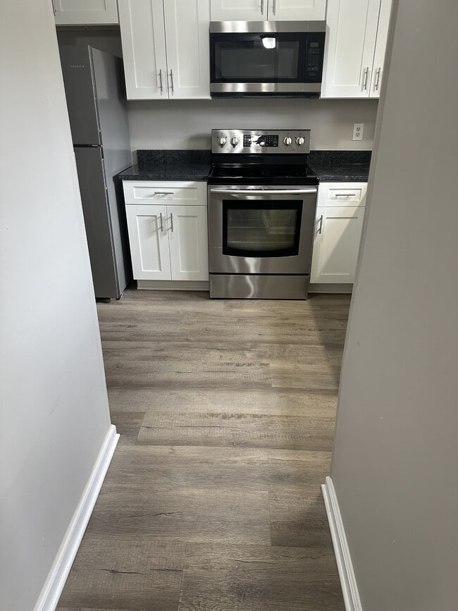 Photo - 185 Eaglewood Way