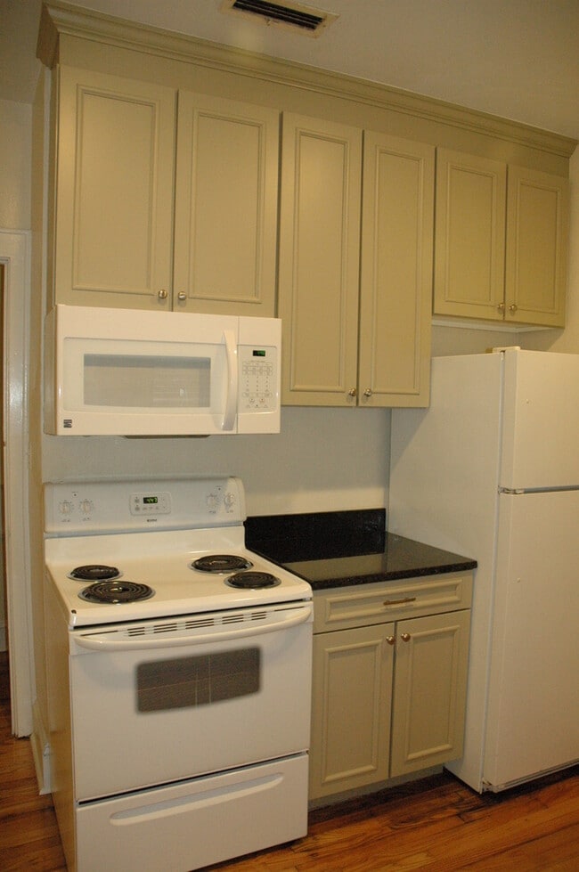 Photo - Perfect 3 Bedroom, 2 Bathroom House -- Walk to UF!