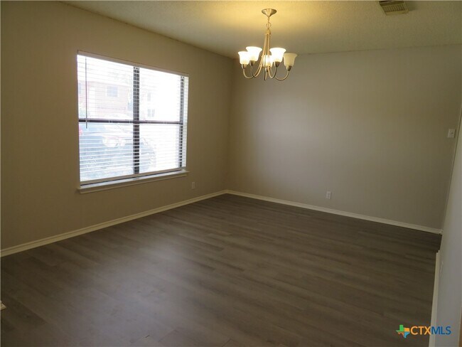 Photo - 1093 Stone Branch