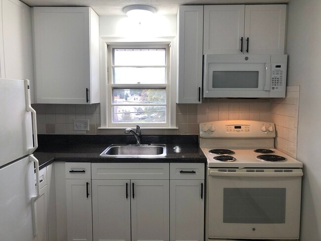 Building Photo - 89 Trapelo Rd Unit 27