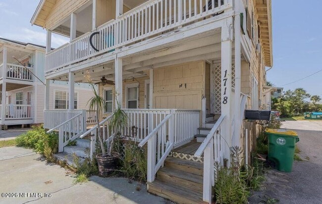 Photo - 1718 1st St N