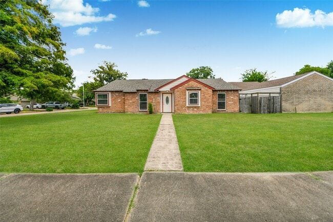 Building Photo - 15834 Fern Basin Dr Rental