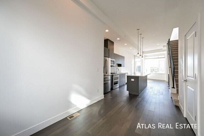 Photo - 2016 N Bryant St Unit 106