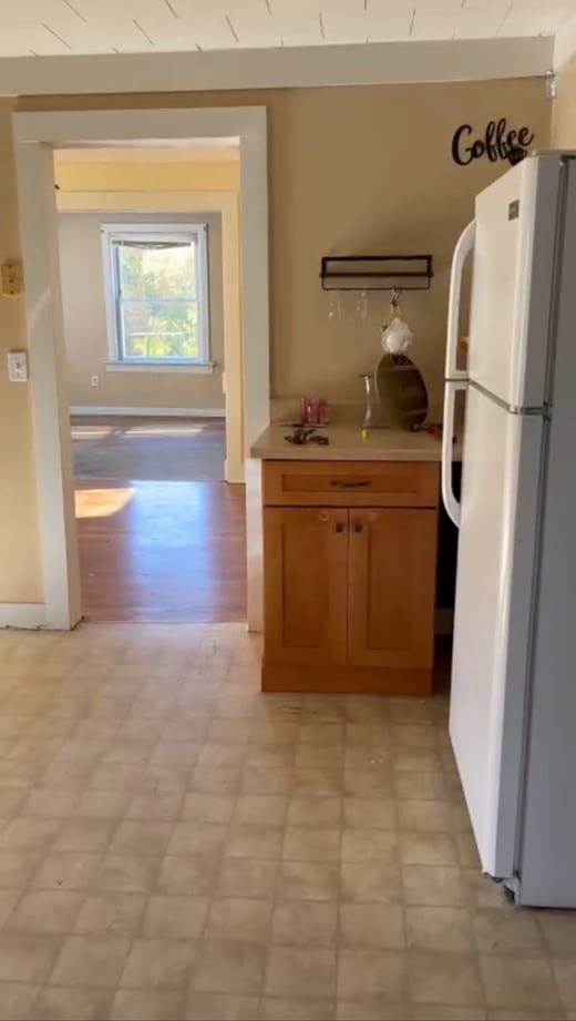 fridge - 149 Mechanics St Unit 149