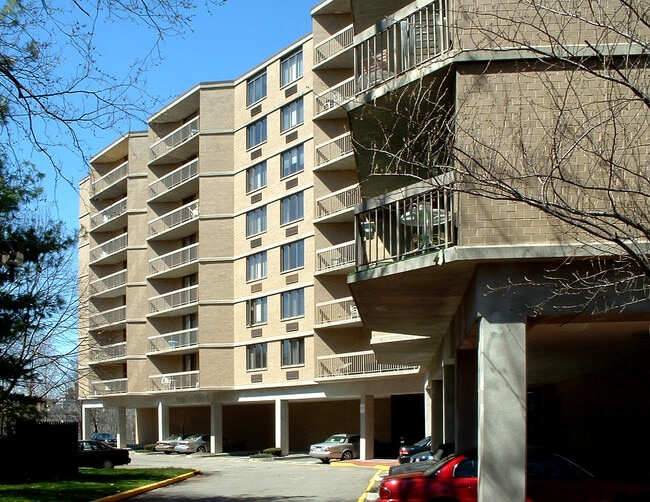 View from the east - River Ridge Terrace
