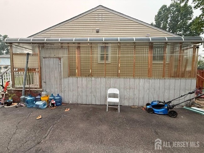 Photo - 89 Oak Ln