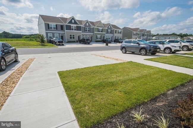 Photo - 417 Creekbed Cir