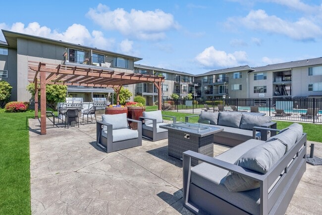 Photo - Overlook at the Willamette