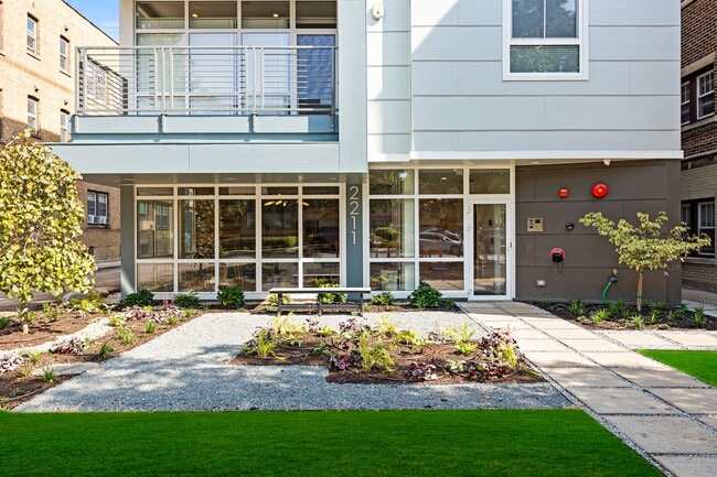 Photo - 2211 Maple Ave Unit 402