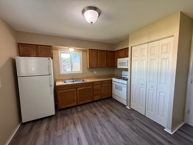 Photo - 1729 Carlton Ave NE