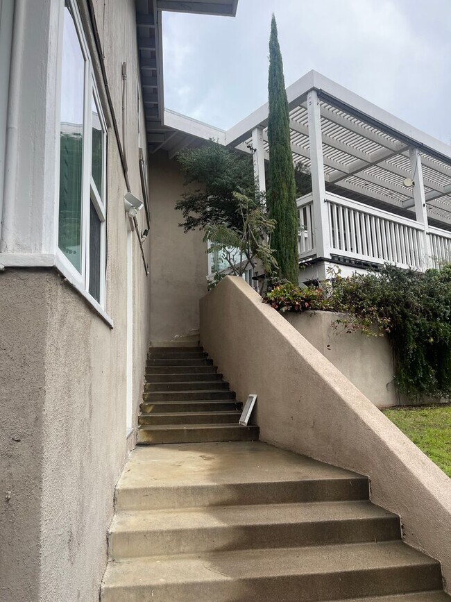 714 Oceanview Dr Unit 1
