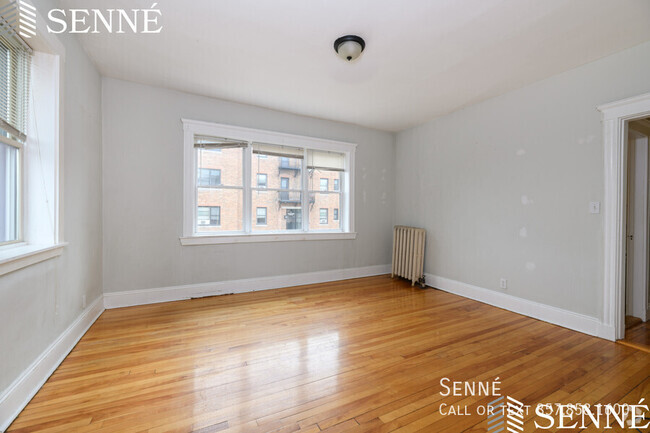 Building Photo - 6 Sherborn Ct Unit 7 Rental
