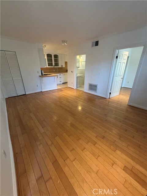 Photo - 2253 N Gower St