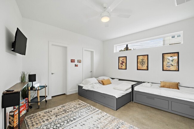 Photo - 3002 Hawkins St