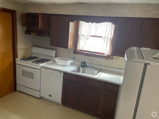 Building Photo - 622 Copeland St Unit 2 Rental