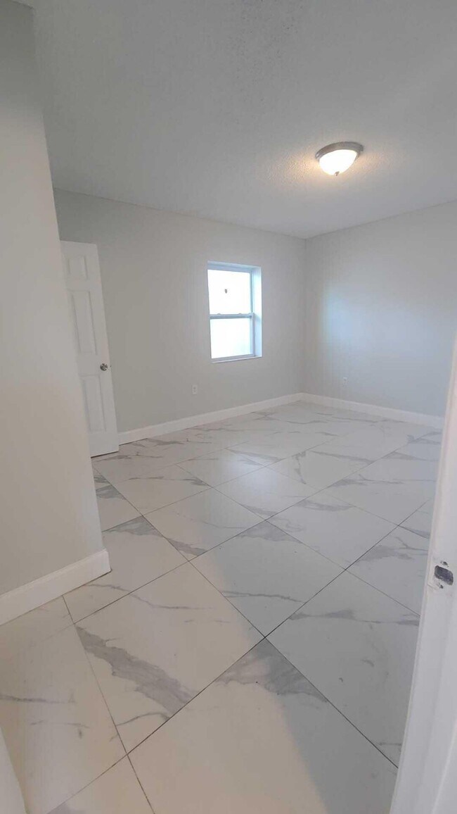 Photo - 621 NW 5th Ave Unit 5