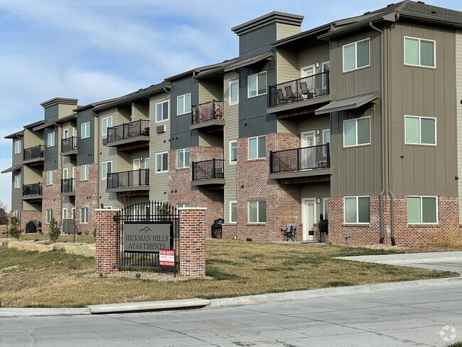 Building Photo - Hickman Hills Apartments