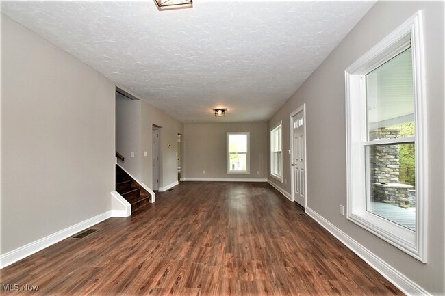 Building Photo - 7984 Chagrin Rd Rental