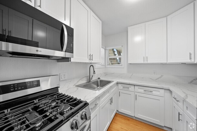 Building Photo - 1114 W Balboa Blvd Unit 1114.5 (Lower ) Rental